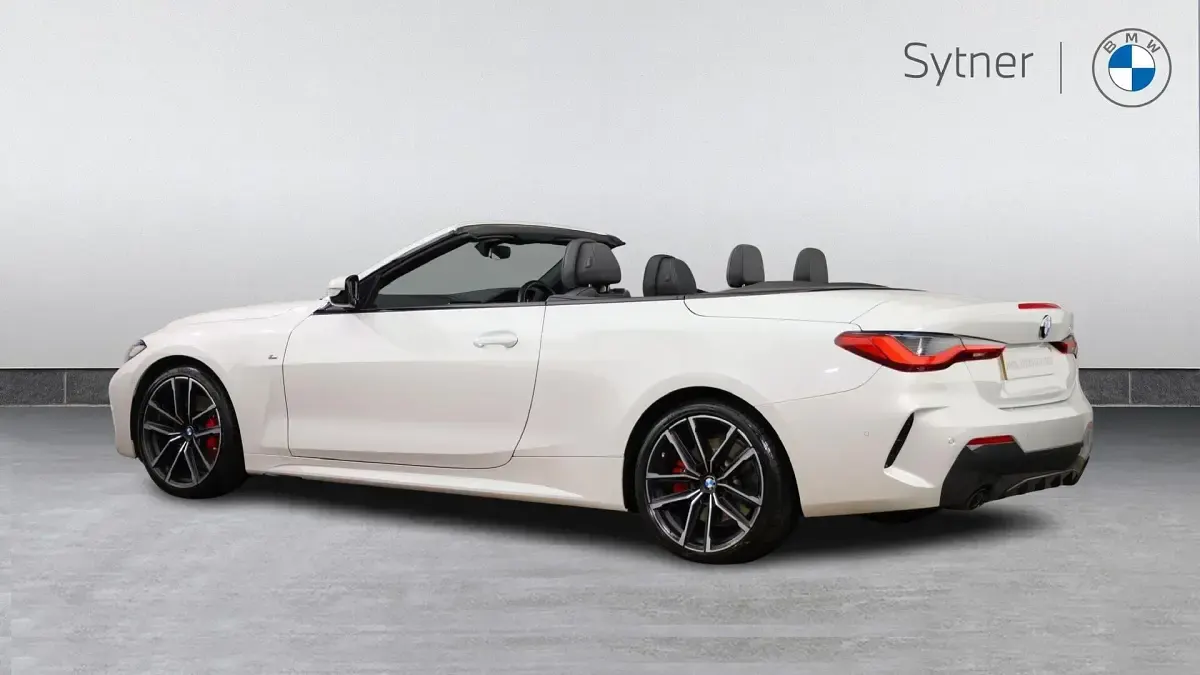 Usado BMW 420 M Sport 190 HP (139 kW) 2023 Branco Cabrios