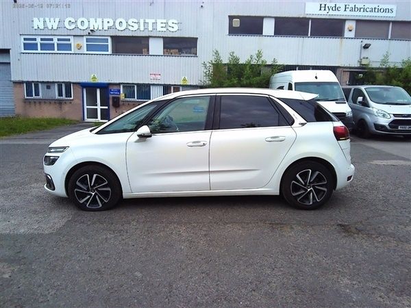 White Used 2018 Citroën C4 Picasso Flair MPV | £7,495 (Good price) - Image 1/1