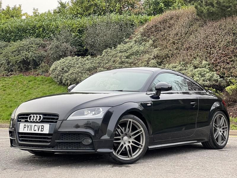 Usado Audi TT Black Edition 170 HP (125 kW) 2011 Preto Coupé