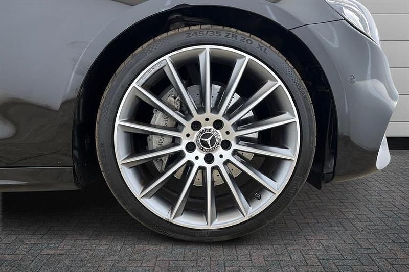 Usado Mercedes E220 AMG Line Premium 194 HP (142 kW) 2019 Preto Carrinha