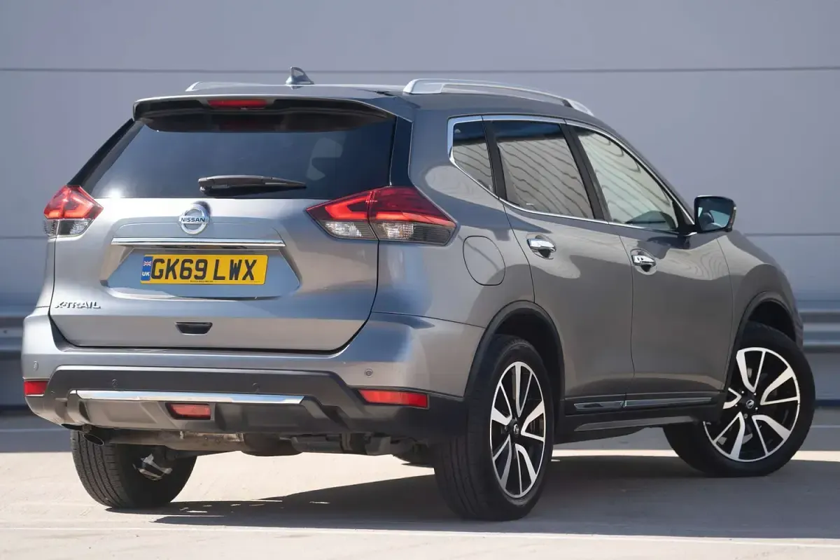 Used Nissan X-Trail Tekna 150 HP (110 kW) 2019 Grey SUV