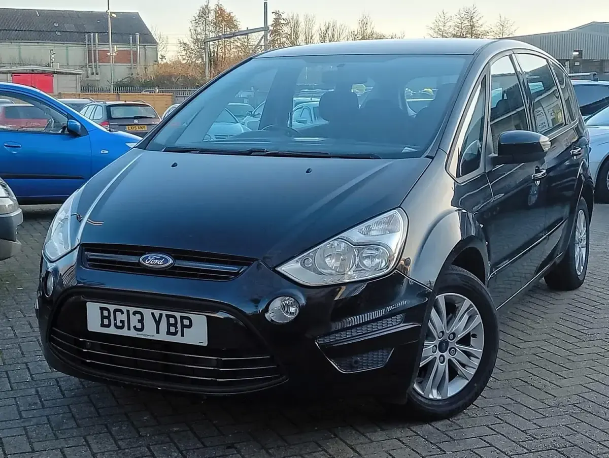 Used Ford S-MAX Zetec 2013 Black MPV