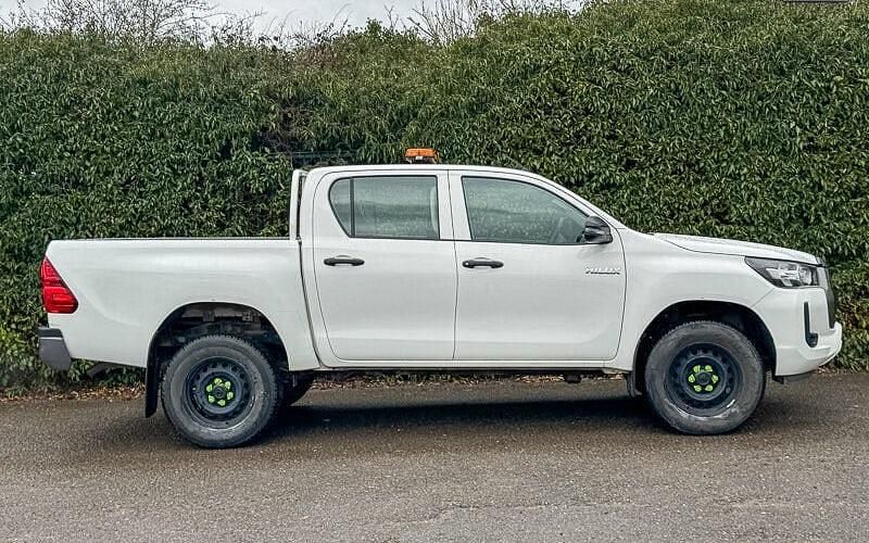 Used Toyota HiLux Active 150 HP (110 kW) 2024 Pickup