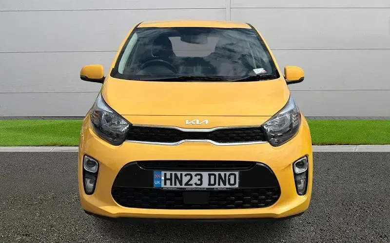 Used Kia Picanto 67 HP (49 kW) 2023 Yellow Hatchback