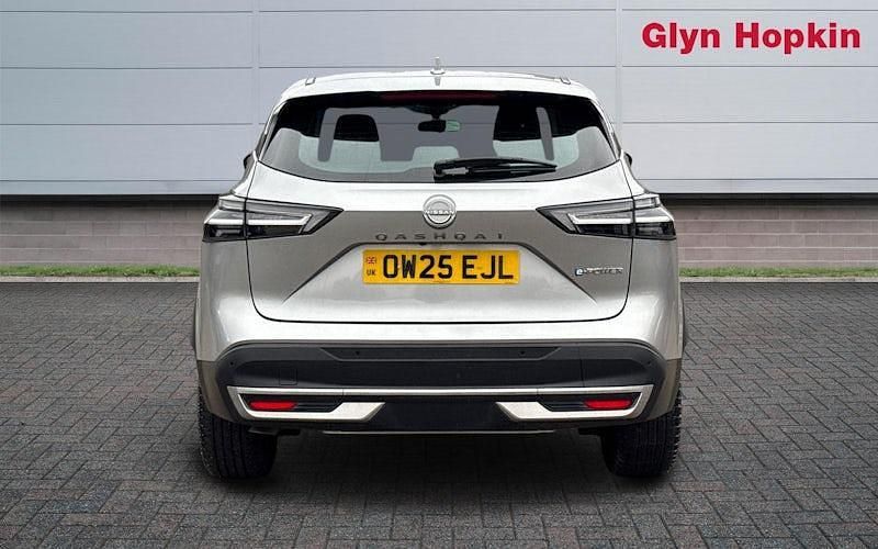 Used Nissan Qashqai Acenta Premium 190 HP (139 kW) 2025 Silver SUV