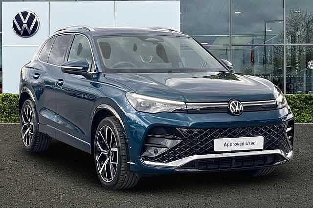Nightshade blue Used 2024 VW Tiguan R-line SUV | £34,260 (Expensive) - Image 1/4