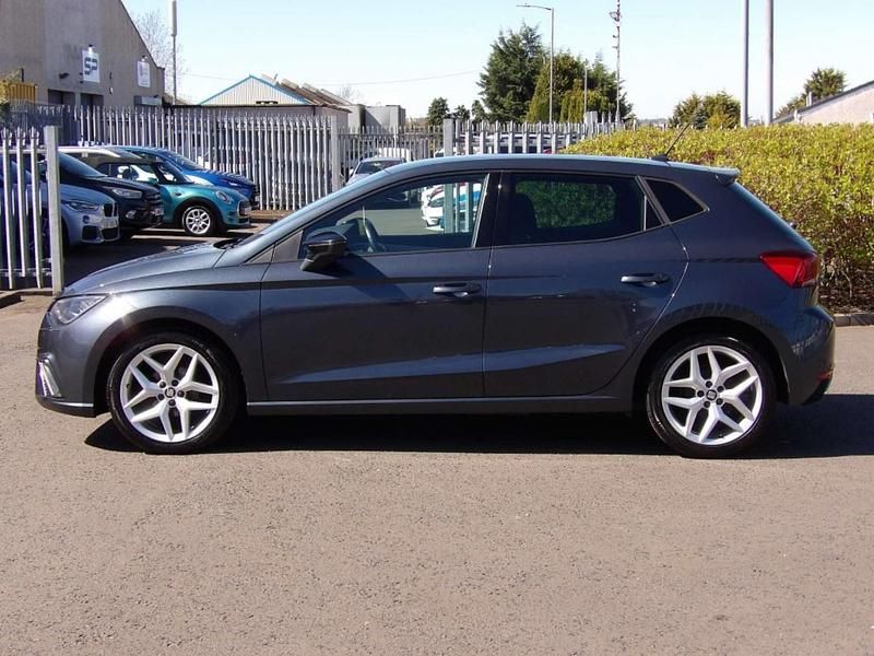 Begagnad Seat Ibiza FR 2020 Grå Halvkombi