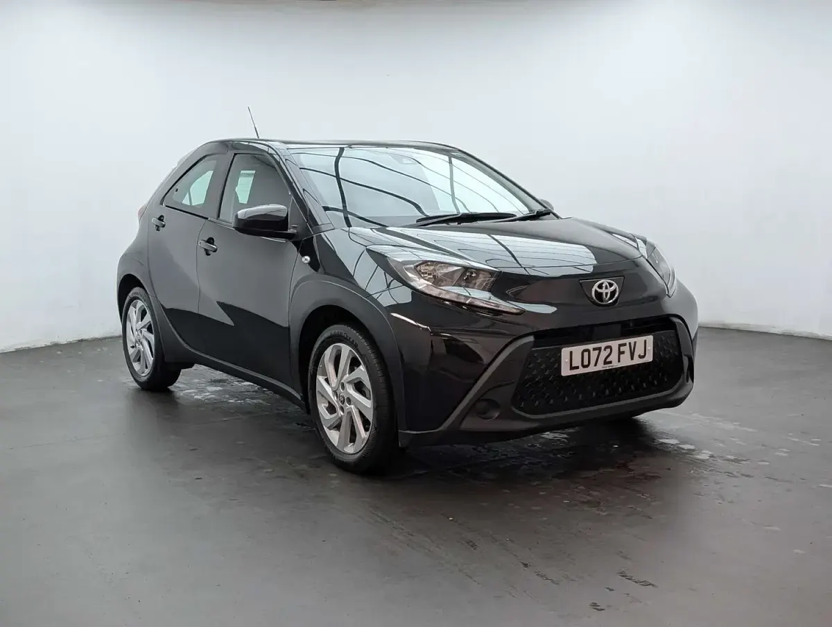 Used Toyota Aygo X PURE 72 HP (52 kW) 2022 Black SUV