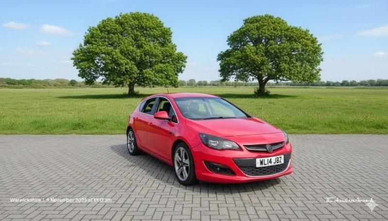 Used Vauxhall Astra SRi 180 HP (132 kW) 2014 Red Hatchback