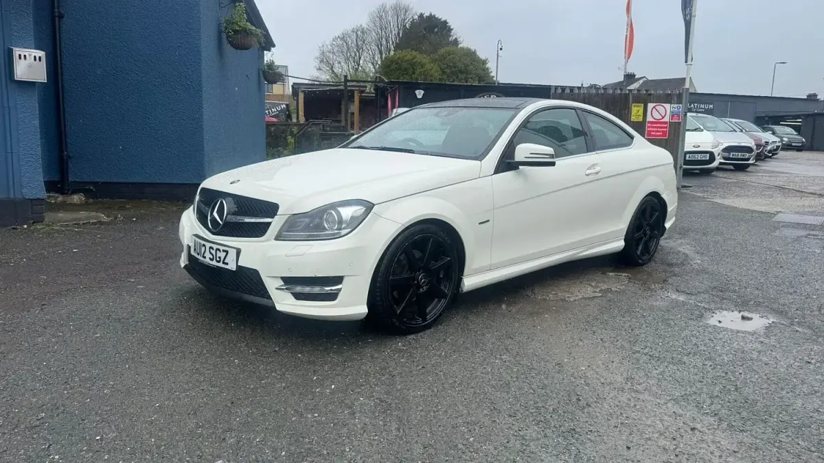 Used Mercedes C220 AMG 170 HP (125 kW) 2012 White Coupe