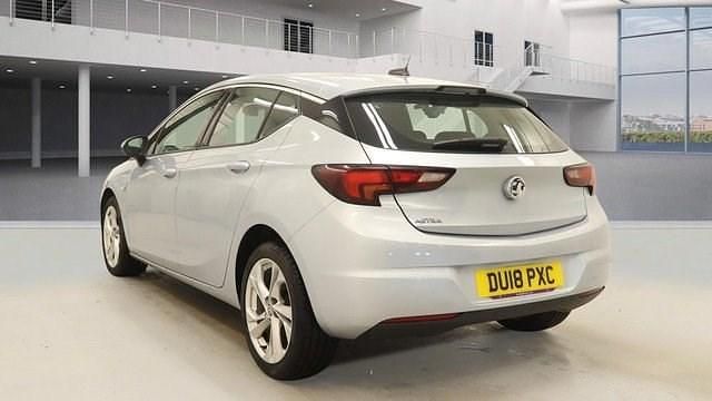 Used Vauxhall Astra SRi 100 HP (73 kW) 2018 Silver Hatchback