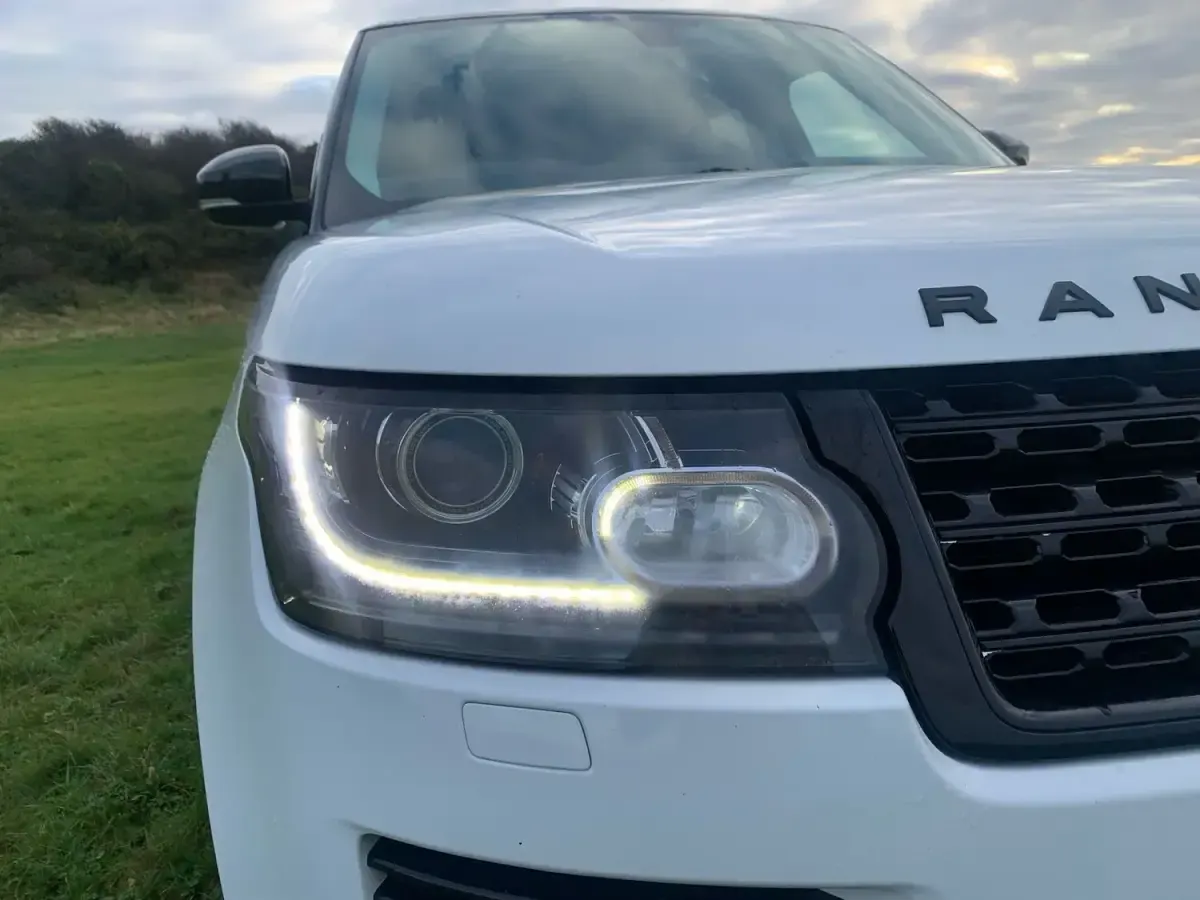 Used Land Rover Range Rover Vogue 258 HP (189 kW) 2014 White SUV