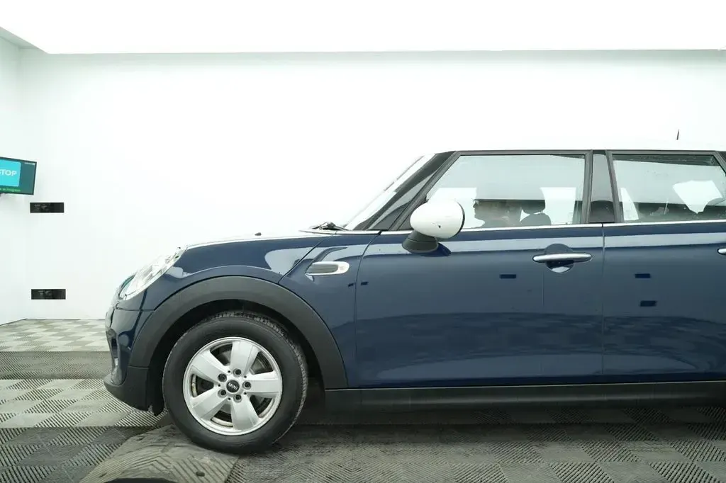 Used Mini Cooper Hatch 136 HP (100 kW) 2018 Blue Hatchback