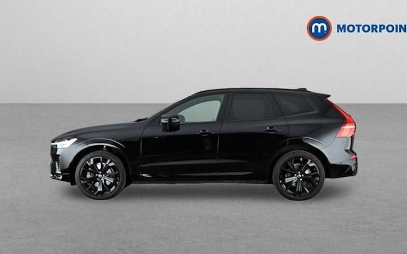 Second-hand Volvo XC60 Plus 250 CP (183 kW) 2025 Negru SUV