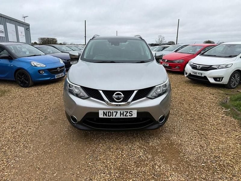 Used Nissan Qashqai S 115 HP (84 kW) 2017 Silver SUV