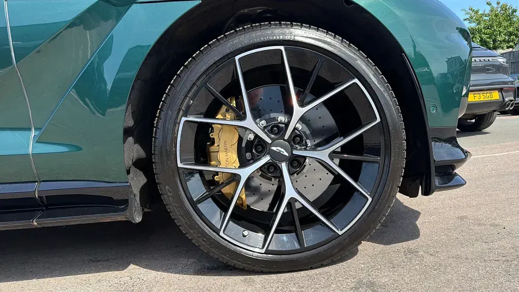 Usado Aston Martin DBX 707 707 CV (519 kW) 2025 Verde SUV