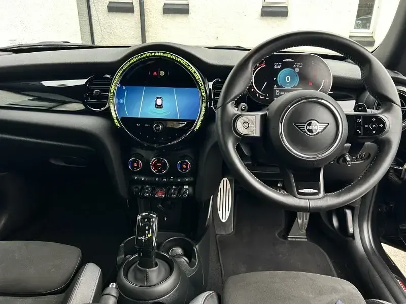 Begagnad Mini John Cooper Works Hatch 228 HK (167 kW) 2023 Svart Halvkombi