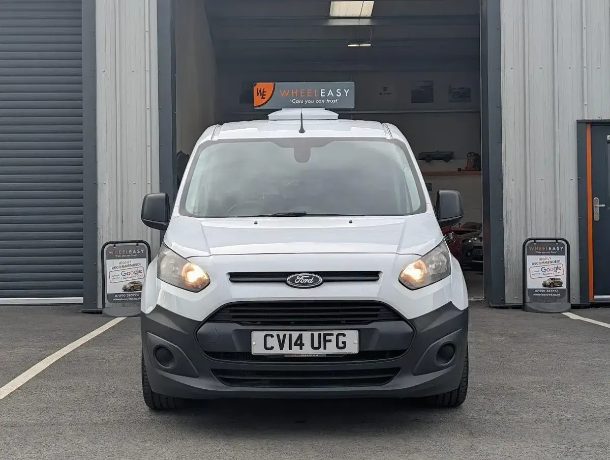 Usado Ford Transit Connect 95 HP (69 kW) 2014 Branco Monovolume