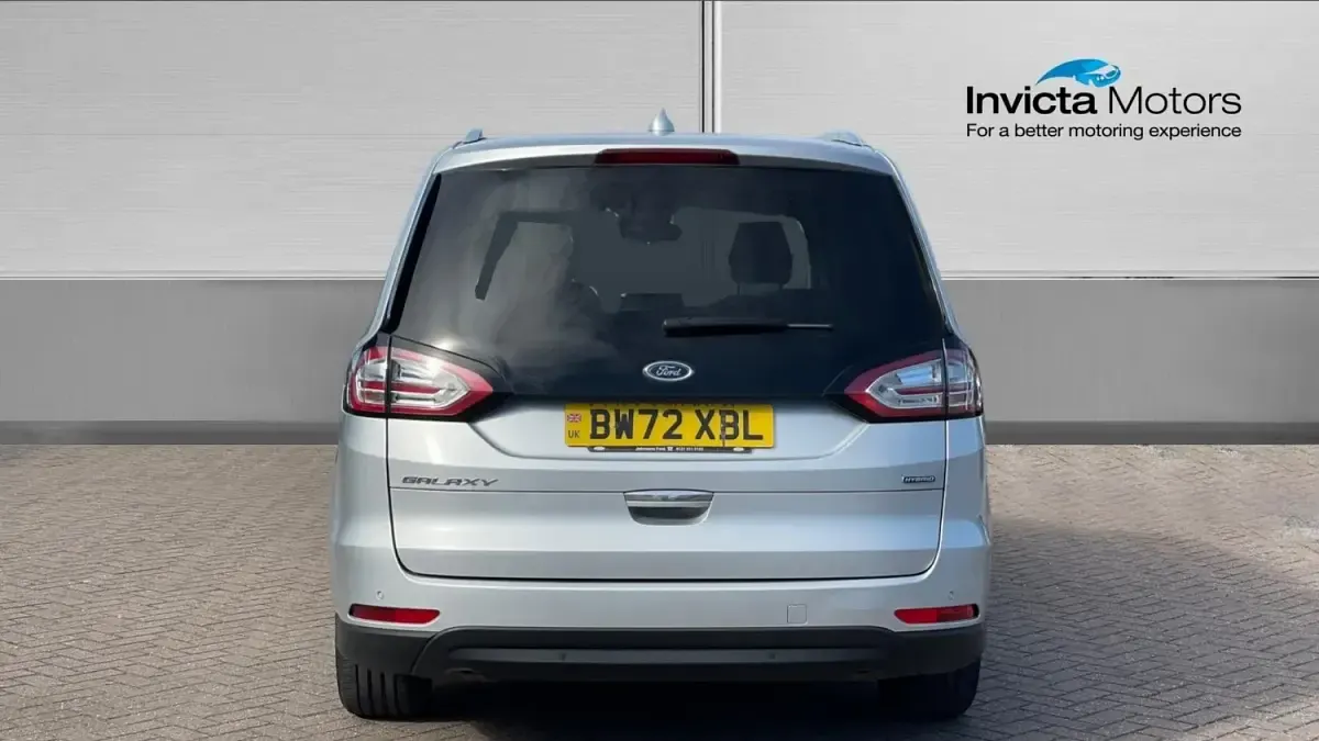 Usado Ford Galaxy Titanium 190 CV (139 kW) 2023 Plateado Monovolumen