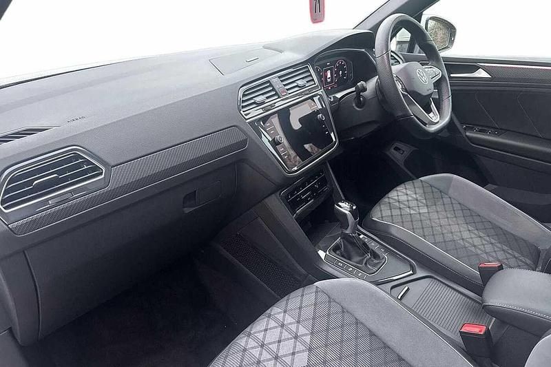 Used VW Tiguan R-line 150 HP (110 kW) 2023 White SUV