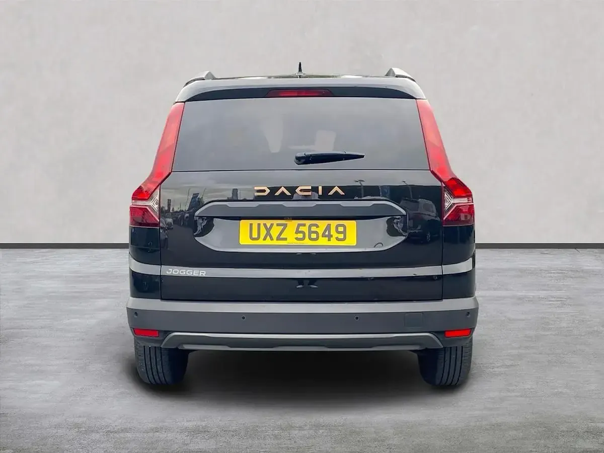 Used Dacia Jogger Extreme 110 HP (80 kW) 2025 Black MPV