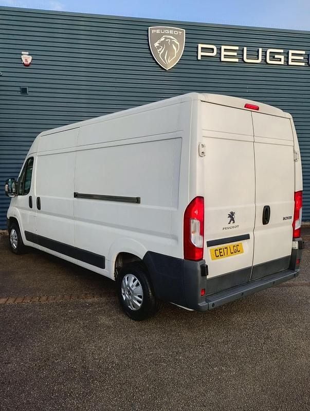 Used Peugeot Boxer 128 HP (94 kW) 2017 White Van