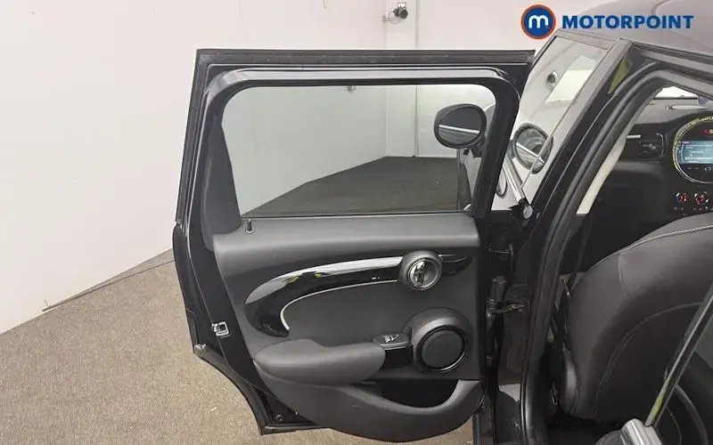 Used Mini Cooper Classic 136 HP (100 kW) 2022 Black Hatchback