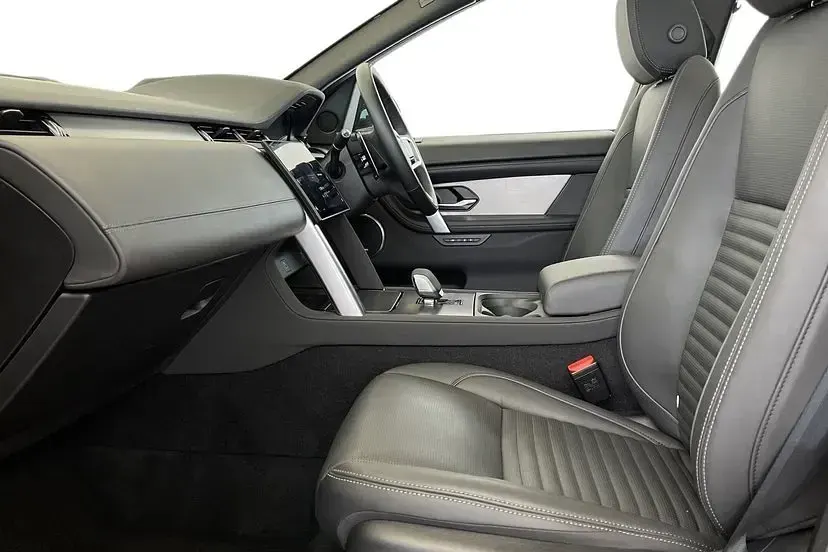 Used Land Rover Discovery Sport HSE Dynamic 201 HP (147 kW) 2025 Red SUV