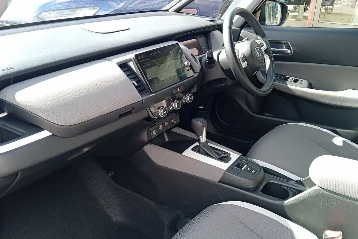 Used Honda Jazz Hybrid 109 HP (80 kW) 2023 Shining grey Hatchback