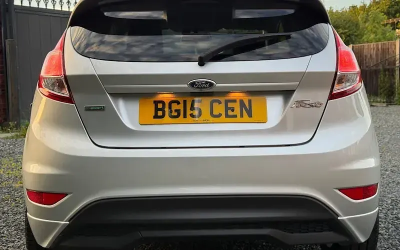Used Ford Fiesta Zetec 125 HP (91 kW) 2015 Silver Hatchback