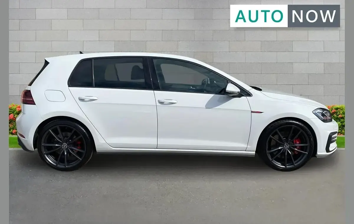 Used VW Golf VII GTI 241 HP (177 kW) 2019 White Hatchback