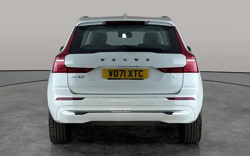 Used Volvo XC60 Inscription 340 HP (250 kW) 2021 White SUV