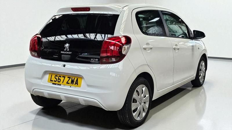Used Peugeot 108 Active 68 HP (50 kW) 2018 White Hatchback