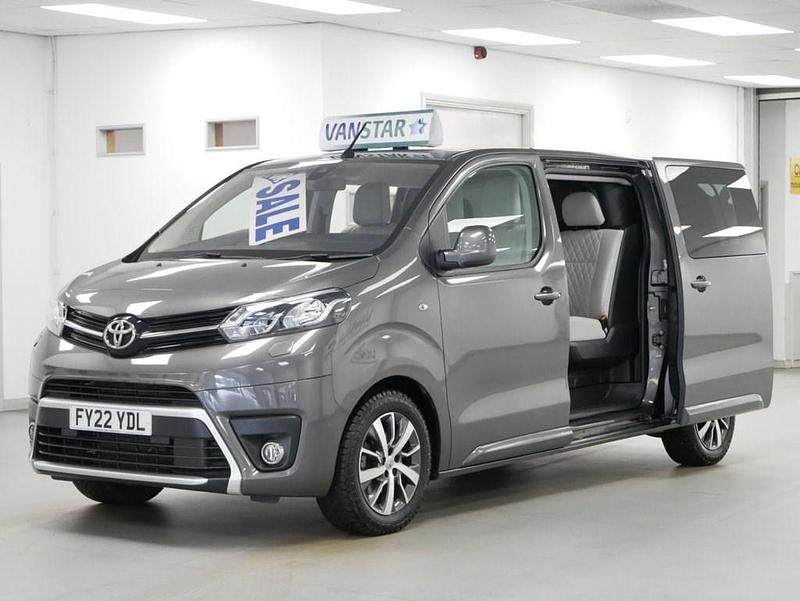 Used Toyota Proace Design 180 HP (132 kW) 2022 Grey MPV