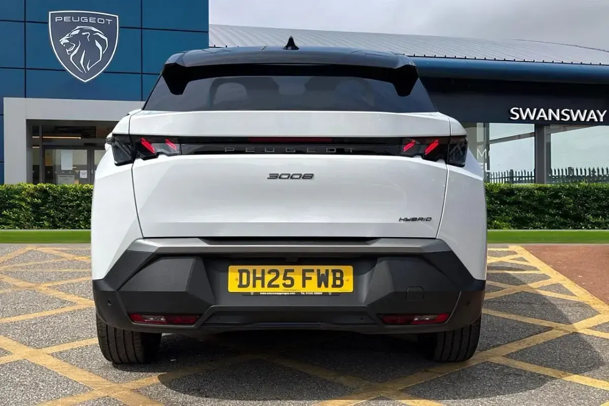 Used Peugeot 3008 GT 134 HP (98 kW) 2025 White SUV
