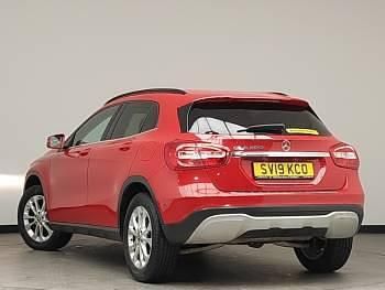Used Mercedes GLA200 Executive 156 HP (114 kW) 2019 Red SUV