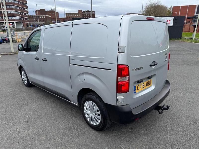 Begagnad Peugeot Expert S 2019 Silver Van