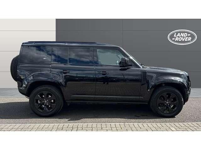 Used Land Rover Defender SE Dynamic 249 HP (183 kW) 2022 Black SUV