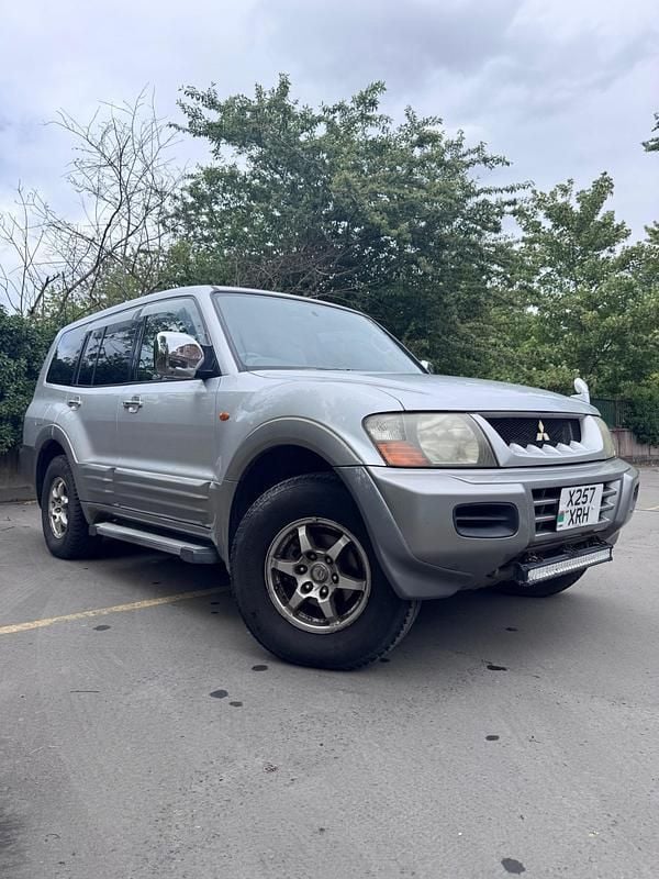 Silver Used 2015 Mitsubishi Shogun SUV | £4,995 (Super price) - Image 1/4