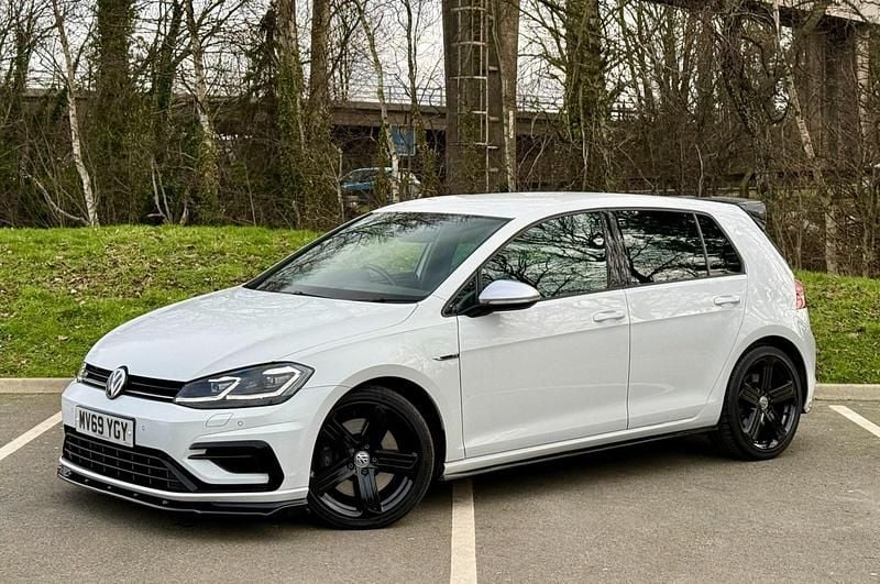 Używany VW Golf VII R 300 KM (220 kW) 2019 Biały Hatchback