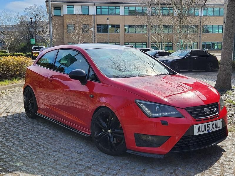 Begagnad Seat Ibiza CUPRA 2015 Röd Halvkombi