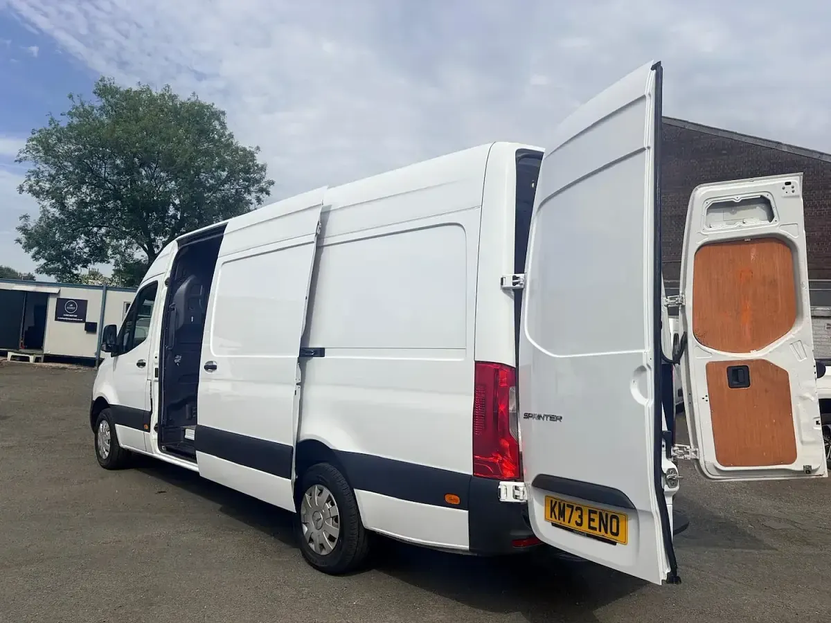Used Mercedes Sprinter Progressive 148 HP (108 kW) 2023 White Van