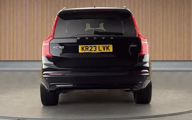 Used Volvo XC90 Plus 235 HP (172 kW) 2023 SUV