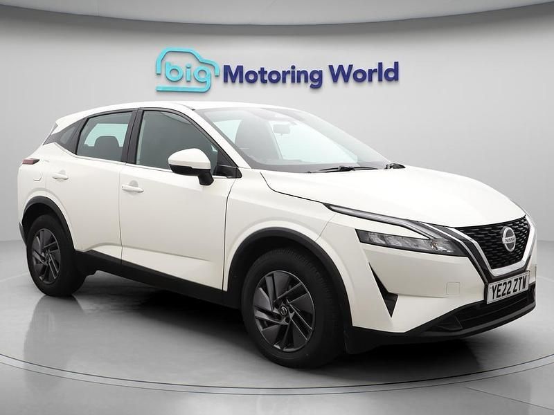 White Used 2022 Nissan Qashqai Acenta Premium SUV | £13,400 (Good price) - Image 1/4