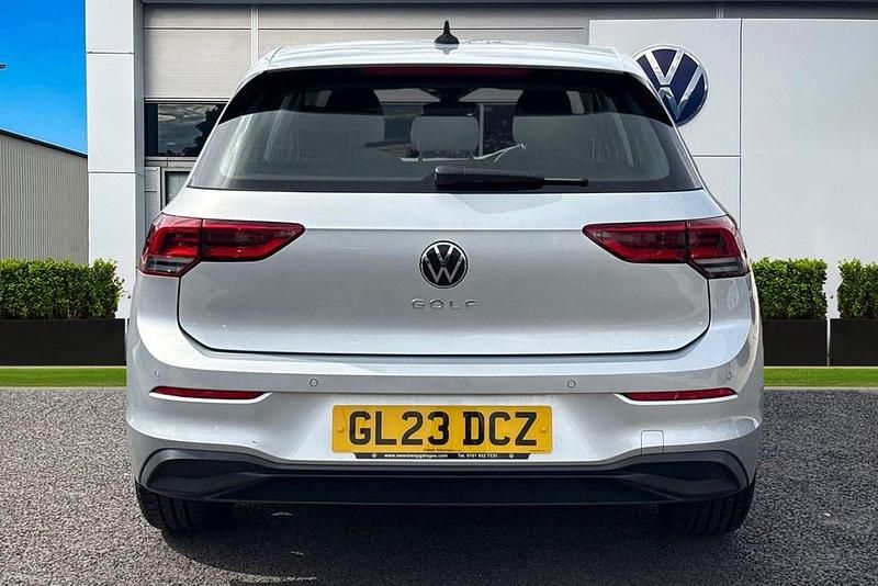 Used VW Golf VIII Life 110 HP (80 kW) 2023 Silver Hatchback