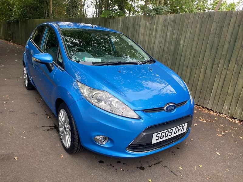 Blue Used 2009 Ford Fiesta Titanium Hatchback | £2,950 (Good price) - Image 1/4