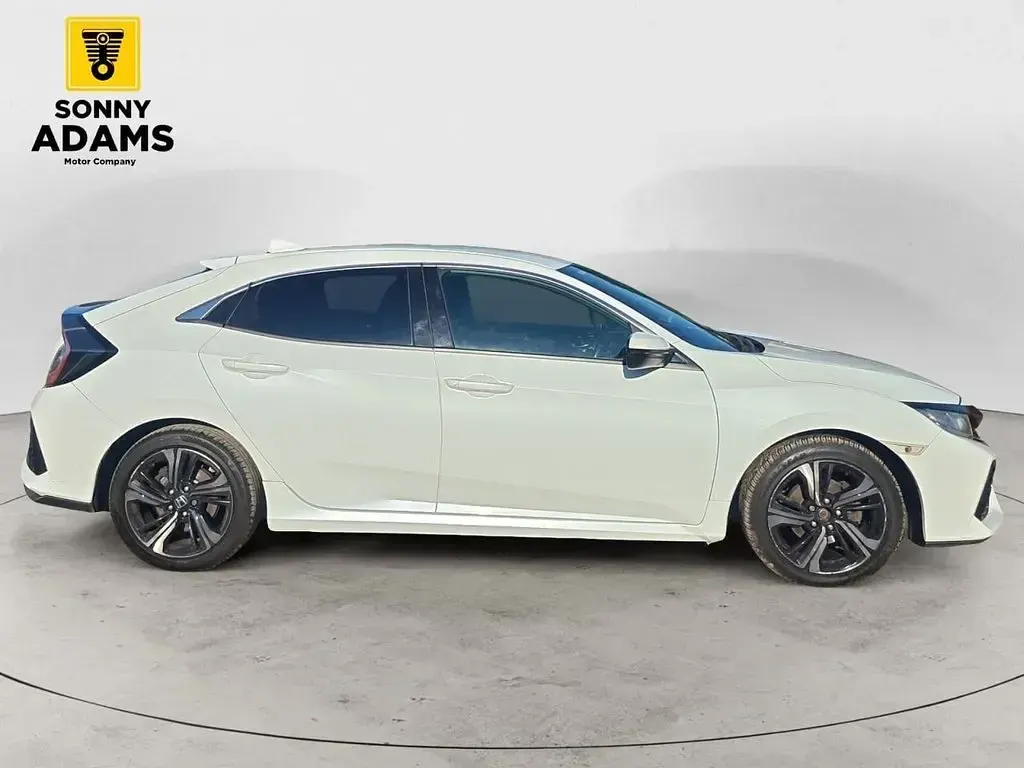 Used Honda Civic SR 126 HP (92 kW) 2018 White Hatchback