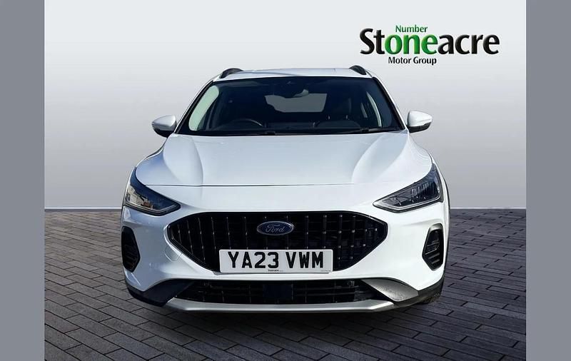 Używany Ford Focus Active 155 KM (114 kW) 2023 Biały Hatchback