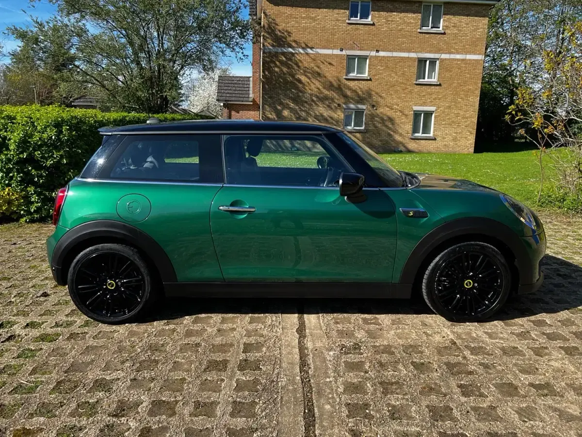 Gebraucht Mini Cooper S Hatch 135 kW (184 PS) 2022 Grün Kleinwagen