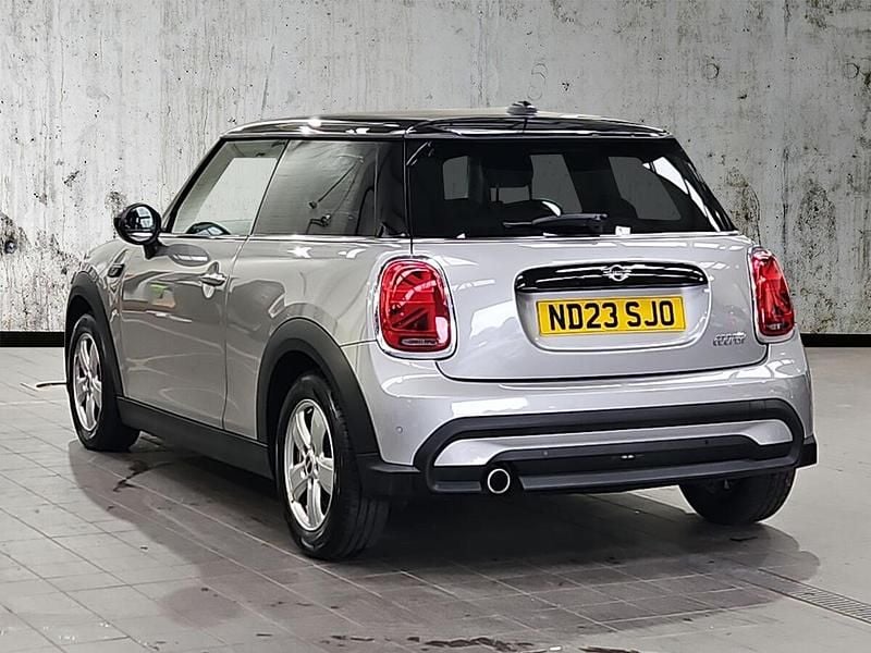 Used Mini Cooper Classic 134 HP (98 kW) 2023 Silver Hatchback
